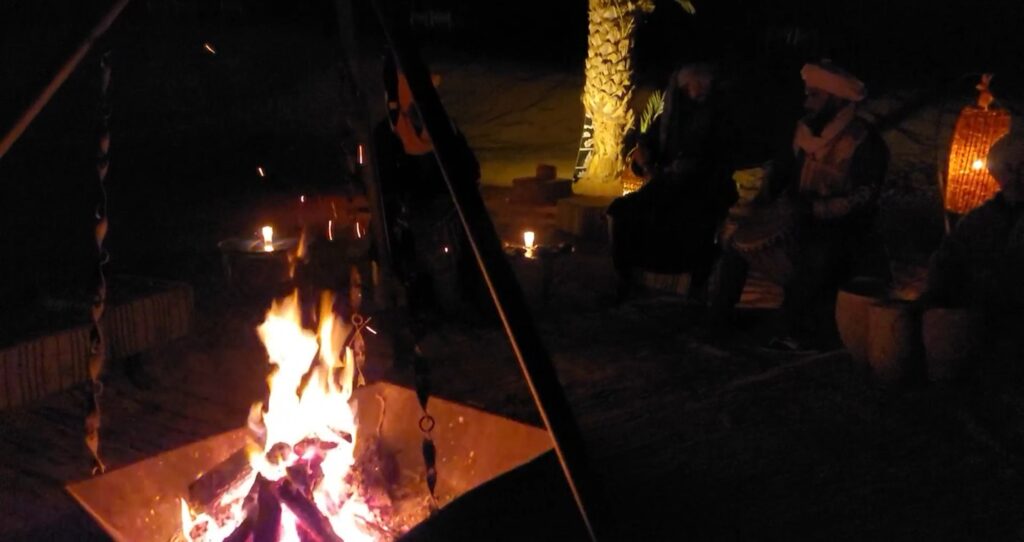 Berber musicians Sahara — desert camp music