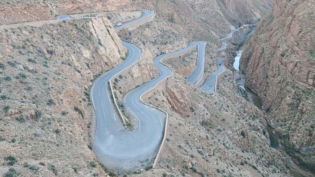 Dades serpentine road — Dades Gorge viewpoint